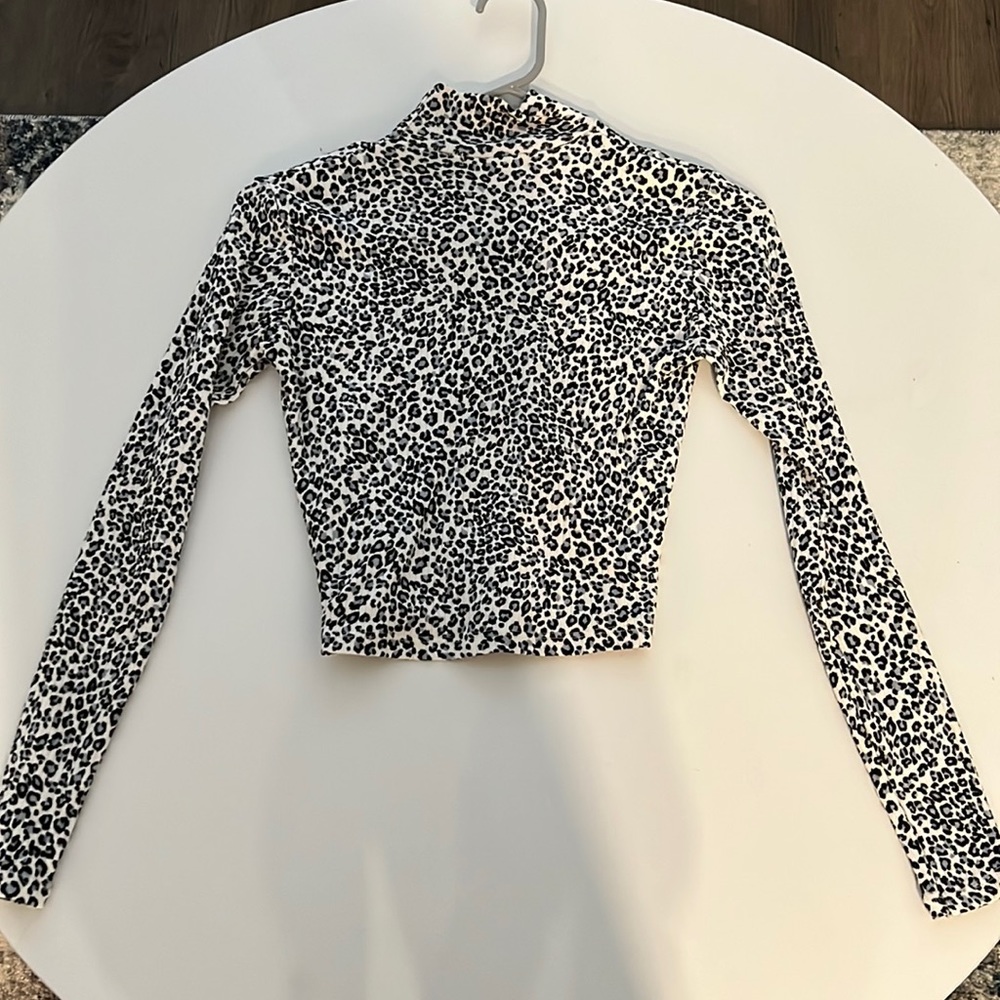 PacSun size small long sleeve cheetah print top